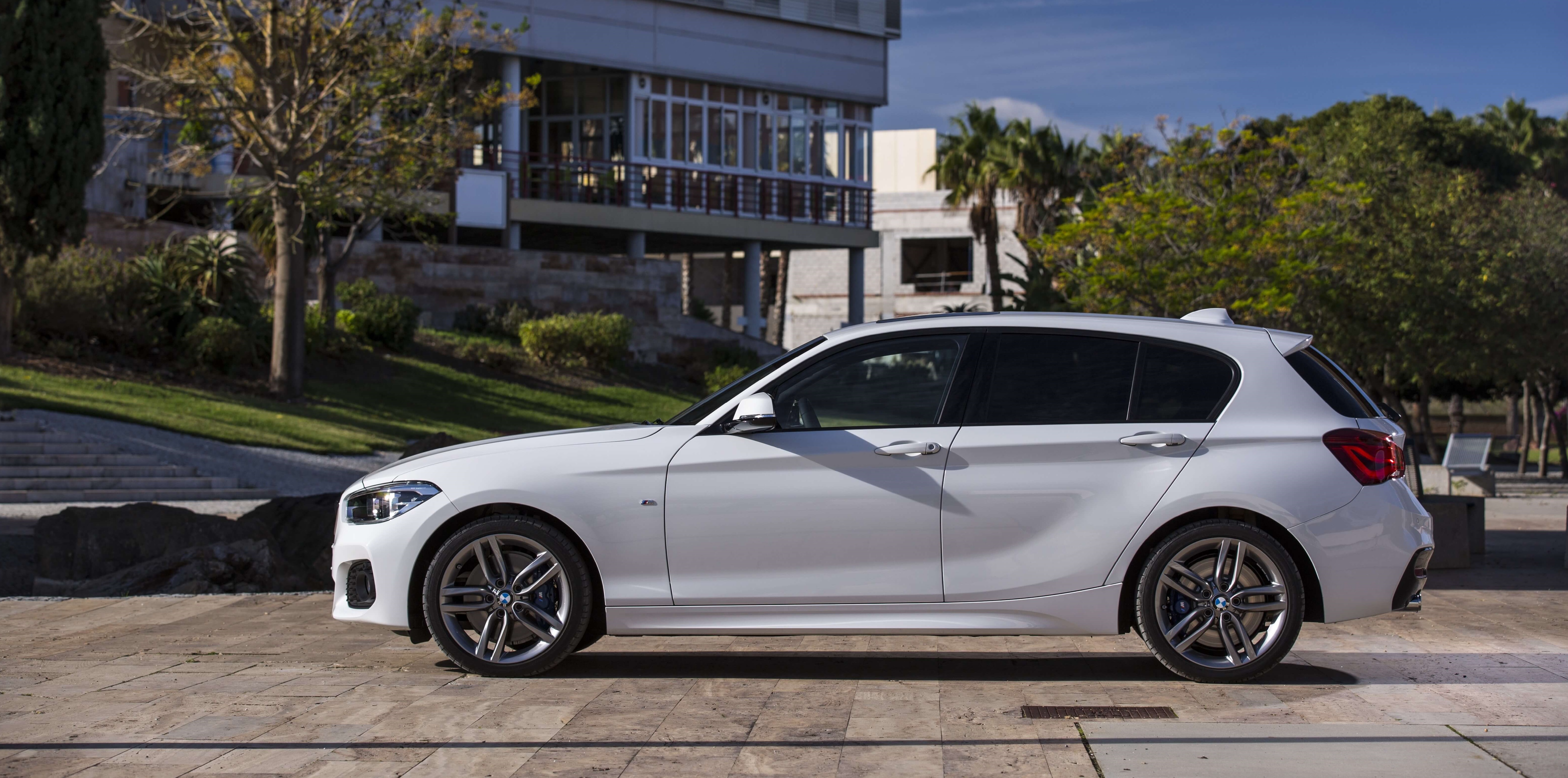 Review of the BMW 1 Series Hatchback Features / Price / Comparison